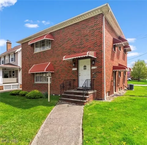 2237-2239 Carabel Ave, Lakewood, OH 44107