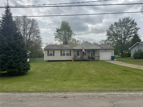 1129 Jones Dr, Salem, OH 44460