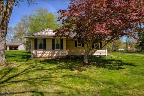 981 Easthill St SE, North Canton, OH 44720
