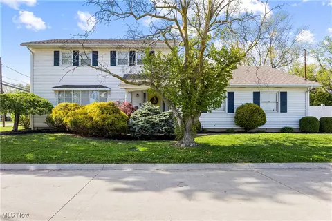217 First St, Huron, OH 44839 photo 2