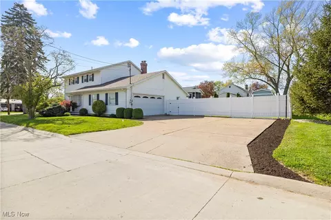 217 First St, Huron, OH 44839 photo 3