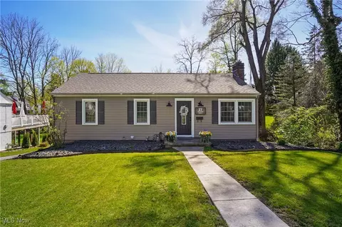 27 Botsford St, Poland, OH 44514