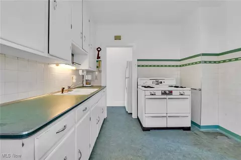 883 E 237th St, Euclid, OH 44123 photo 11