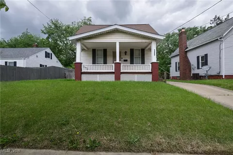 1327 19th St NE, Canton, OH 44714