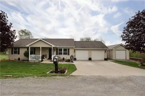149 Nicole Dr, New Cumberland, WV 26047