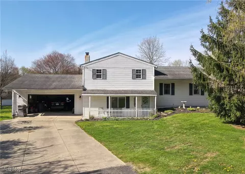 2543 Ranfield Rd, Mogadore, OH 44260