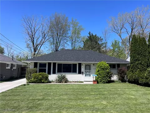 4259 Belle Ave, Sheffield Lake, OH 44054