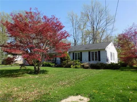 2684 Burlingham Dr, Ashtabula, OH 44004 photo 4
