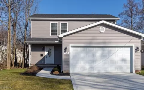 1547 E 296th St, Wickliffe, OH 44092 photo 1