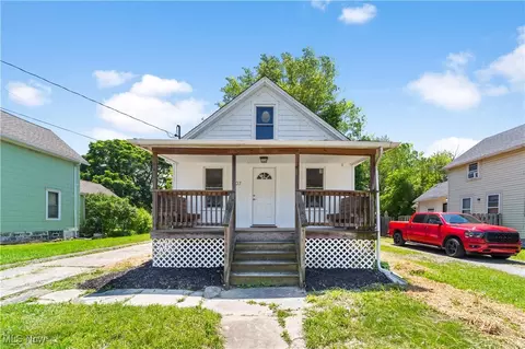 607 W 22nd St, Lorain, OH 44052