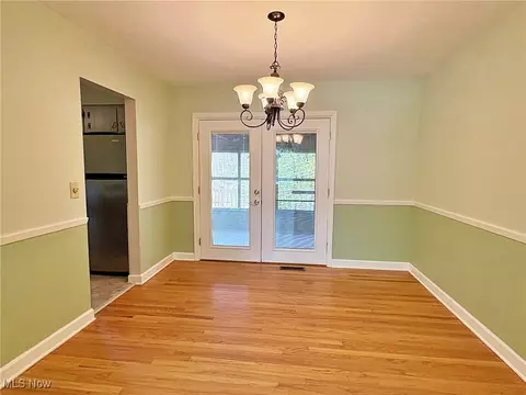 Dining - 417 Windsor Dr, Elyria, OH 44035 photo 1 of 2