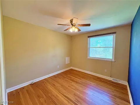 Bedroom - 417 Windsor Dr, Elyria, OH 44035 photo 1 of 9