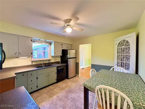 Kitchen - 417 Windsor Dr, Elyria, OH 44035 photo 1 of 3