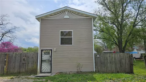 924 Grace St, Sheffield, OH 44055
