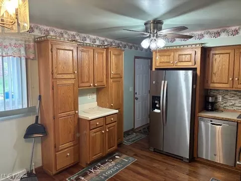 Kitchen - 1521 Difford, Niles, OH 44446 photo 4 of 4