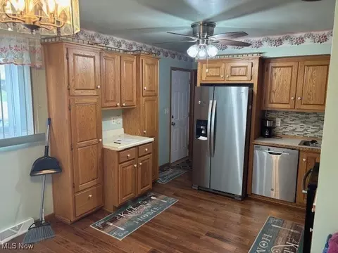 Kitchen - 1521 Difford, Niles, OH 44446 photo 3 of 4