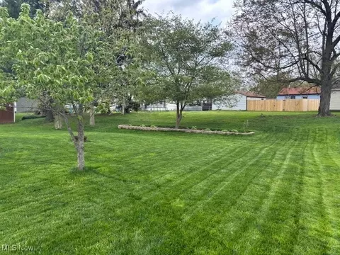 Exterior - 1521 Difford, Niles, OH 44446 photo 6 of 6