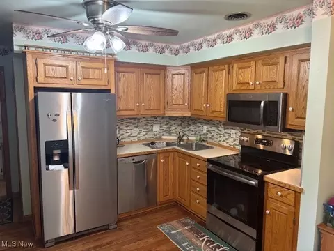 Kitchen - 1521 Difford, Niles, OH 44446 photo 1 of 4