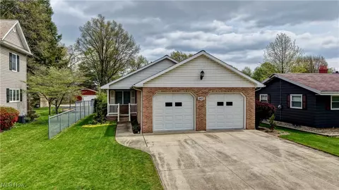 1423 N Wooster Ave, Dover, OH 44622