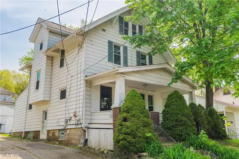 341 Pioneer St, Akron, OH 44305