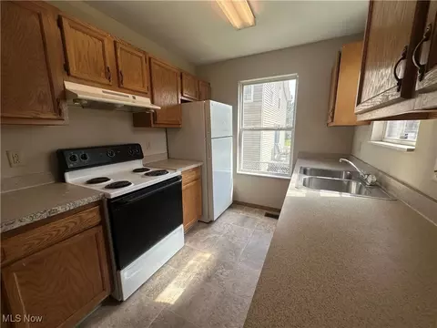 Kitchen - 1012 W 34th St, Ashtabula, OH 44004 photo 2 of 2