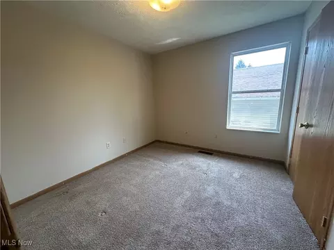 Bedroom - 1012 W 34th St, Ashtabula, OH 44004 photo 2 of 4