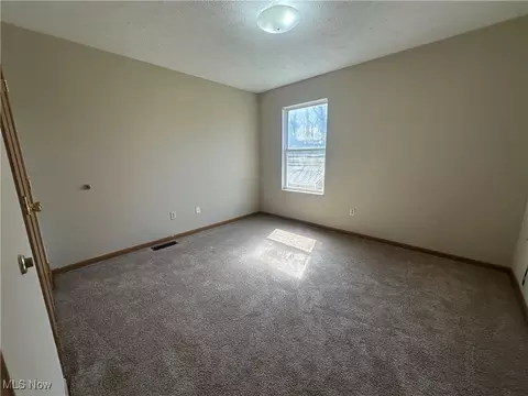 Bedroom - 1012 W 34th St, Ashtabula, OH 44004 photo 4 of 4