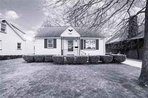 242 Roosevelt Ave, Salem, OH 44460