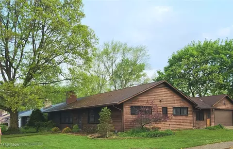 346 Pattie Dr, Berea, OH 44017