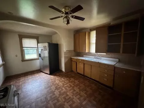 2128 E 30th St, Lorain, OH 44055 photo 4