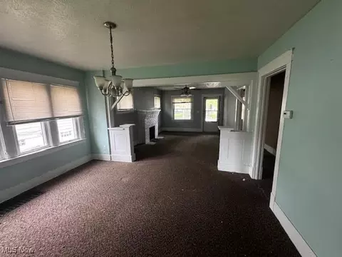 2128 E 30th St, Lorain, OH 44055 photo 2