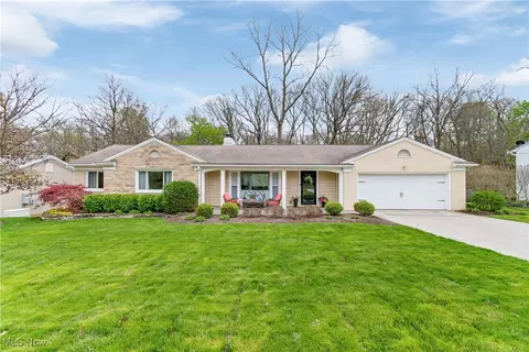 499 Sand Run Rd, Akron, OH 44313
