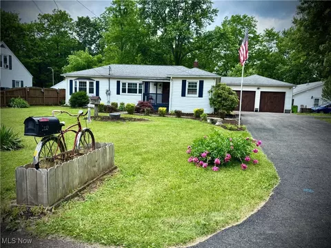 1110 Warren Rd, Newton Falls, OH 44444