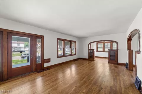 Living - 1832 E 34th St, Lorain, OH 44055 photo 2 of 5