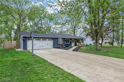 9400 Pheasant Run Pl, Strongsville, OH 44149
