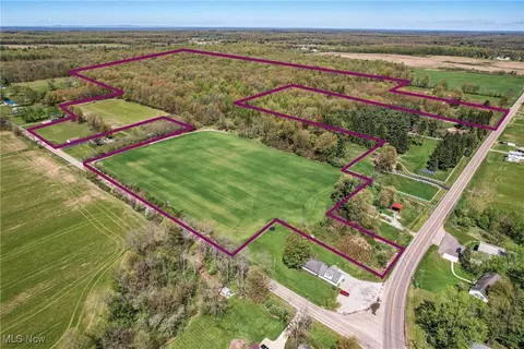 W Western Reserve Road, Canfield, OH 44406