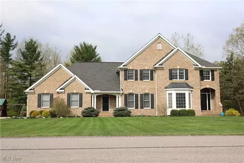 10296 Loreto Ridge Dr, Kirtland, OH 44094