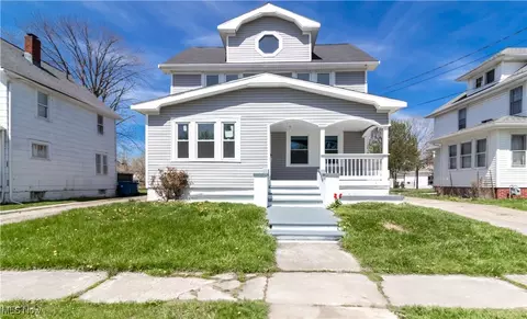 842 W 18th St, Lorain, OH 44052