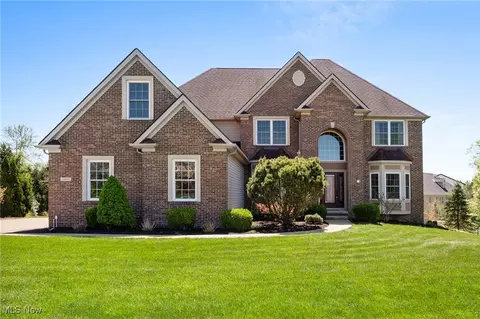5495 Hedgebrook Dr, North Royalton, OH 44133