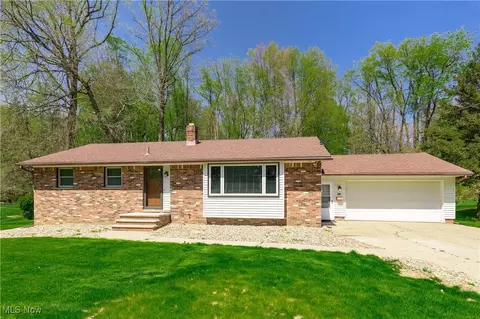 253 Timberlane Dr, Northfield, OH 44067