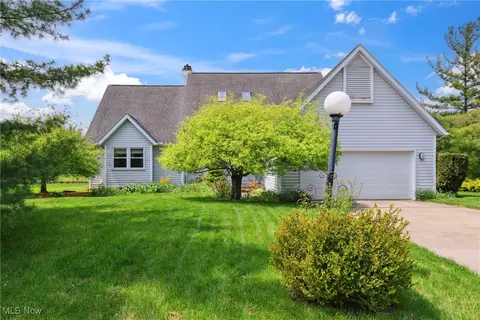 5420 Crystal Cove Cir, Stow, OH 44224