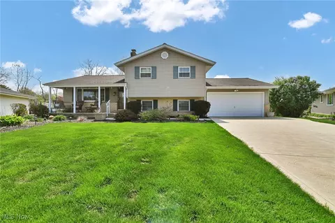 1273 Teakwood Ln, Brunswick, OH 44212