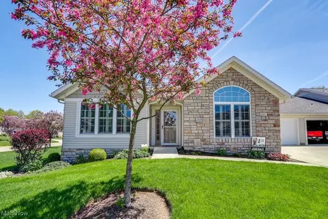 233 Woodbury Cir, Dalton, OH 44618