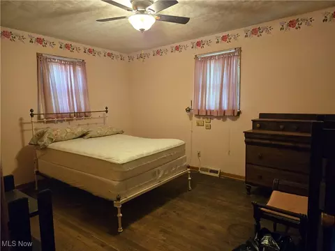 Bedroom - 150 Parmely Ave, Elyria, OH 44035 photo 2 of 2