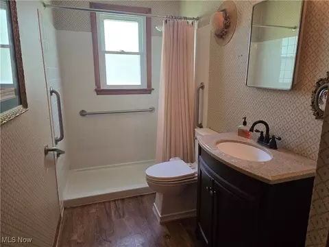 Bath - 150 Parmely Ave, Elyria, OH 44035 photo 1 of 1