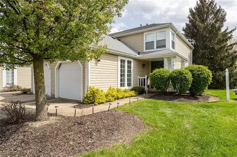 1075 Sunhaven Dr, Medina, OH 44256