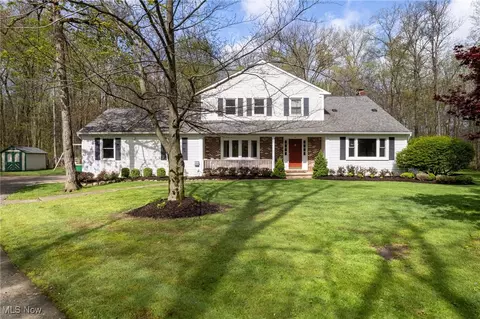 14566 W Ridge Dr, Russell, OH 44072