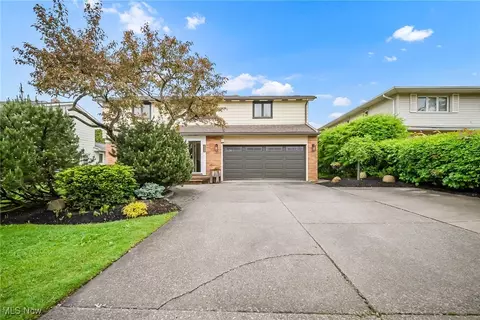 23957 Greenlawn Ave, Beachwood, OH 44122