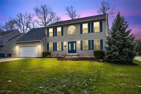 7073 Oak Tree Dr S, Lorain, OH 44053