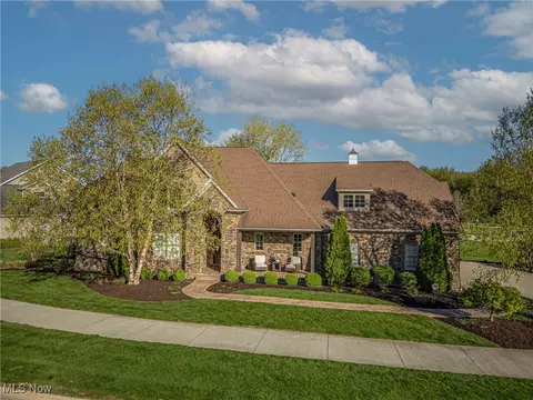 4128 Saint Theresa Blvd, Avon, OH 44011